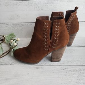 Carlos Santana Whitley Brown ankle boot booties